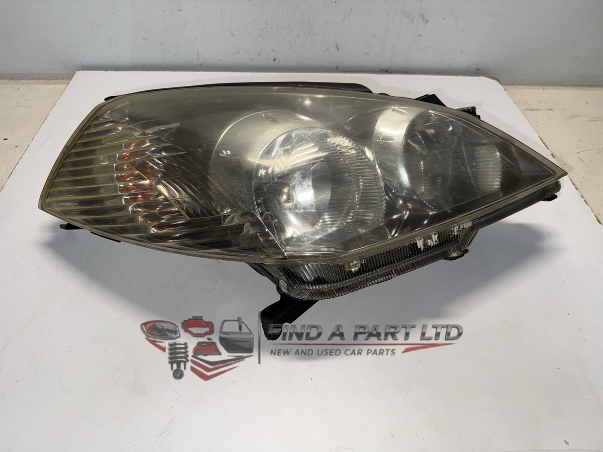 1999-2006 Nissan AD- Right Headlight PN:
