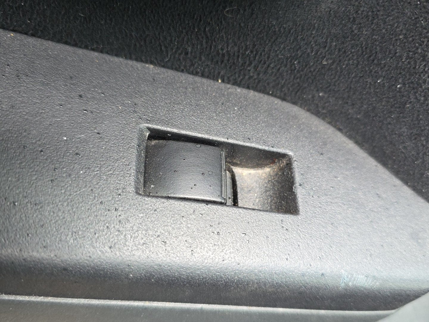 2007 Mitsubishi Delica CV5W - Left Window Switch PN: