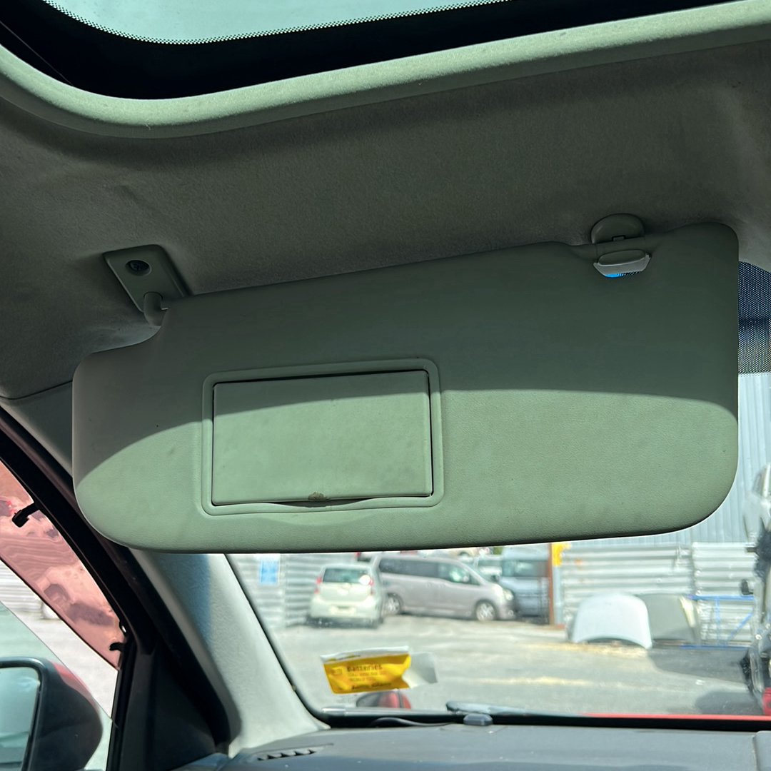 2006-2010 Nissan Dualis J10 J10 - Left Sun Visor PN:
