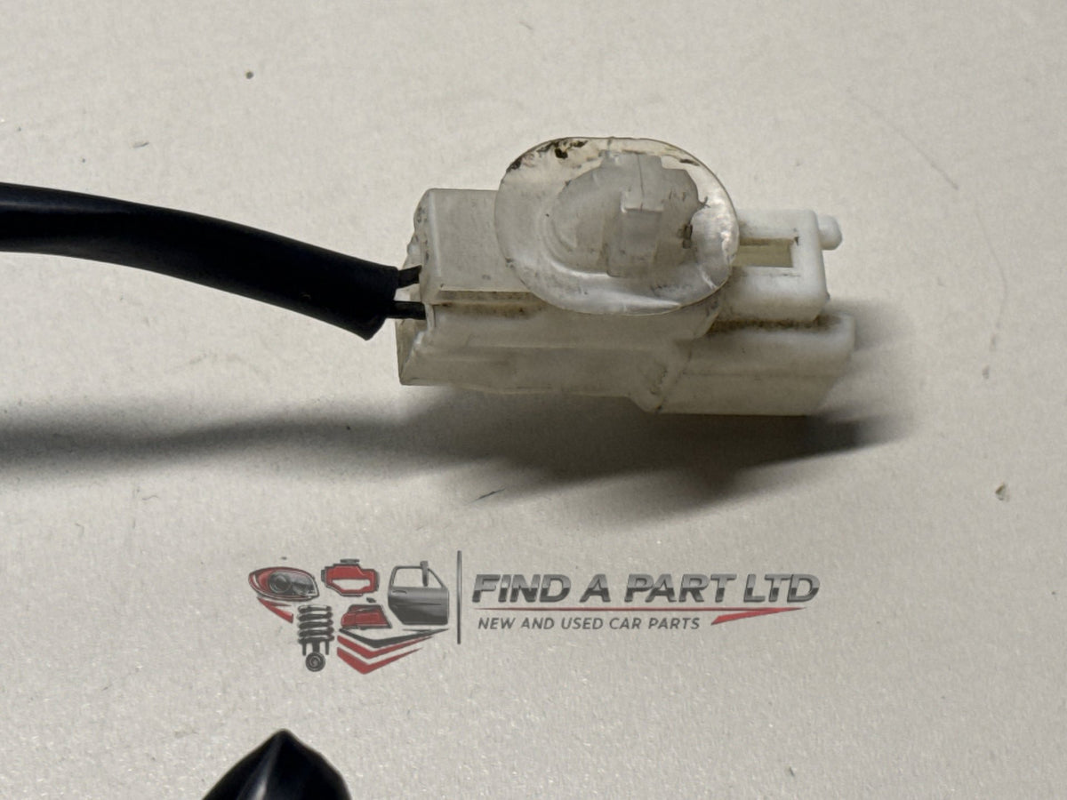 2004 Toyota Corolla E120 - Right Front Seat Belt Stalk PN: E034501