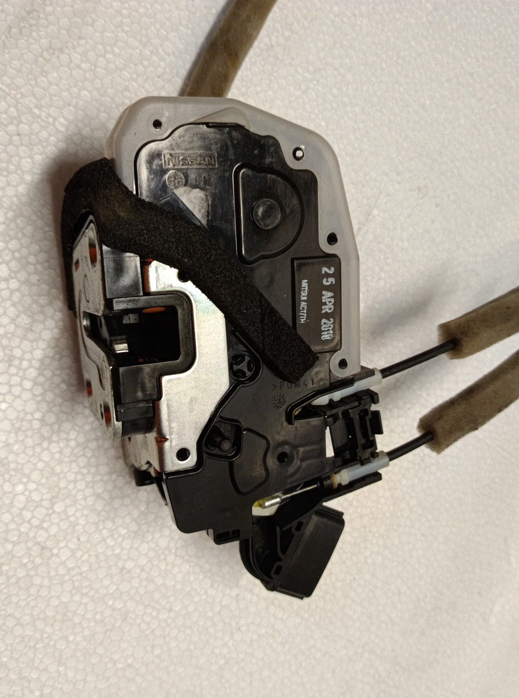 Apr 2015 to Current - Nissan Navara NP300 Double Cab Utility - Left Rear Lock Mechanism