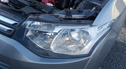 2013 Mitsubishi Outlander ZJ- Left Headlight PN: non hid