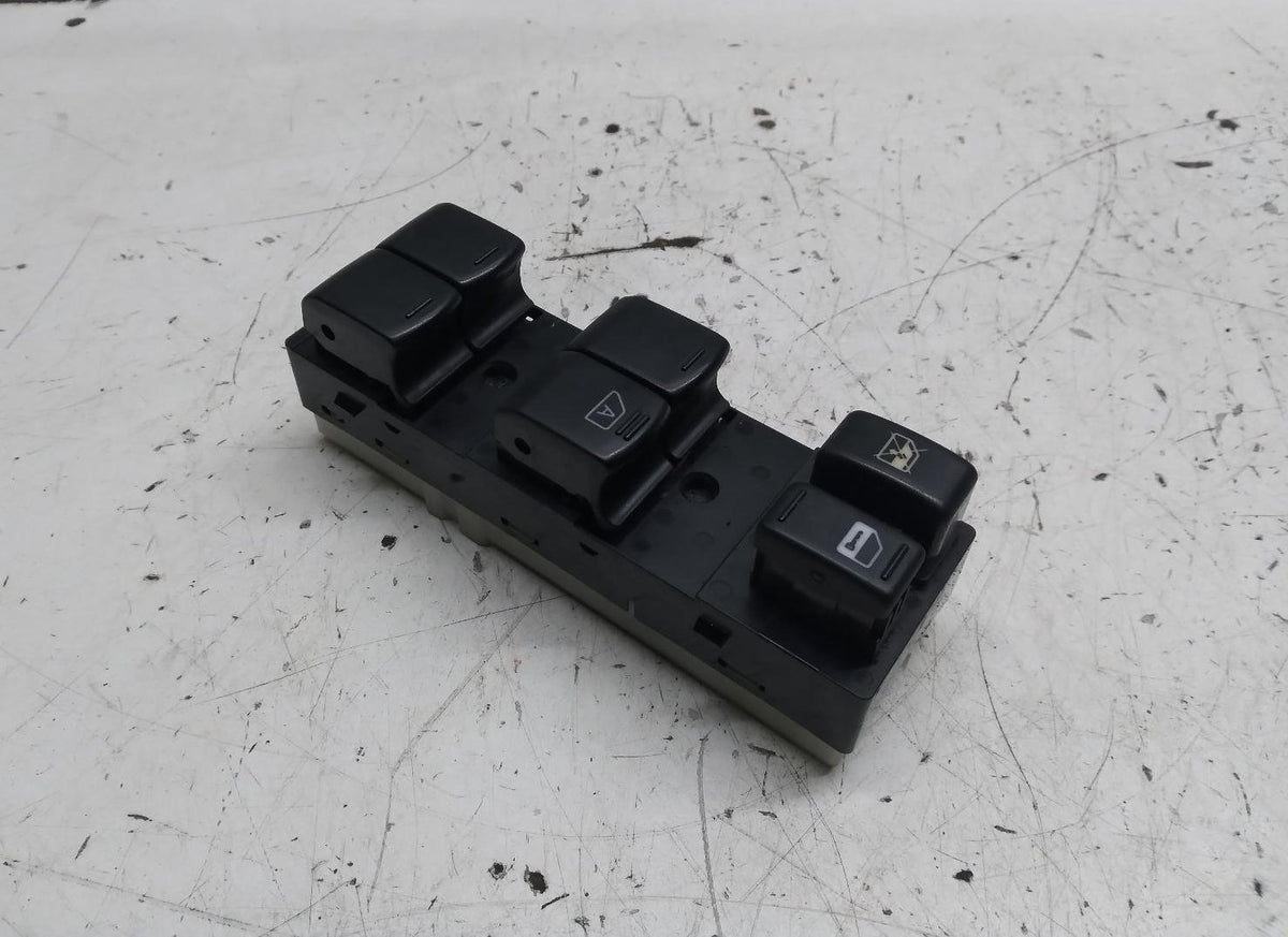 Oct 2007 to May 2014 - Nissan Dualis J10 - Right Front Master Power Window Switch