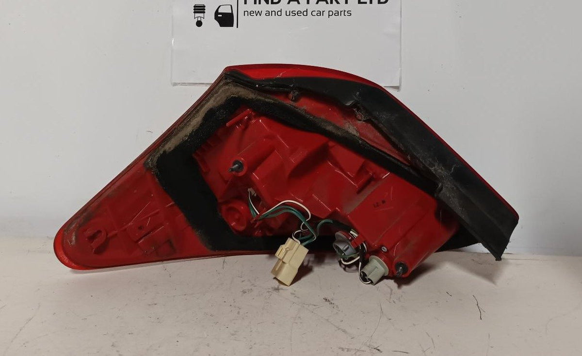 Nov 2005 to Aug 2008 - Toyota RAV4 ACA33 - Right Taillight