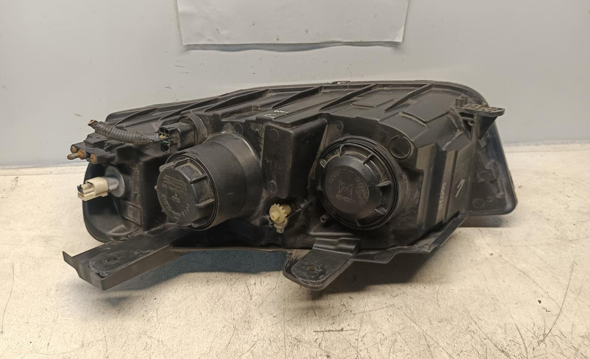 Jan 2011 to Sep 2015 - Holden Captiva/Captiva 7 CG - Right Headlight - (4Th Vin = C), Black Surround