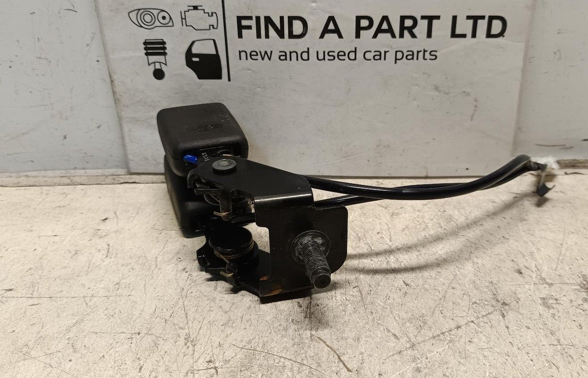 2017 Nissan NP300 Navara - Rear Centre Seat Belt Buckle PN: