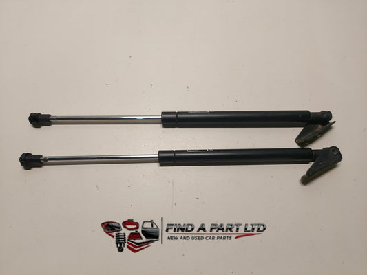 2007 Toyota Corolla E160 - tailgate strut pair PN: 6ZE29 (31)