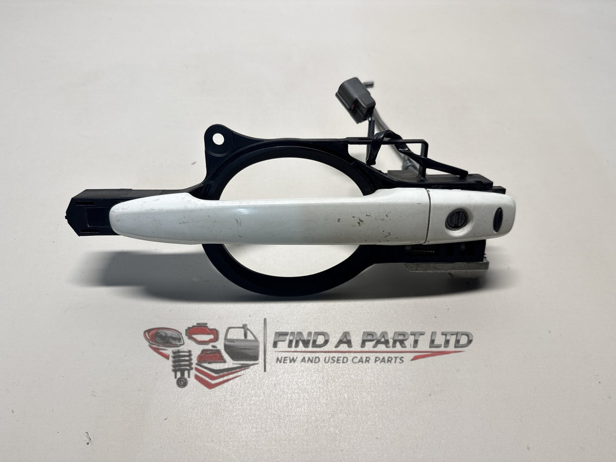 2016 Mitsubishi Outlander GF*W - Right Front Exterior Door Handle PN:
