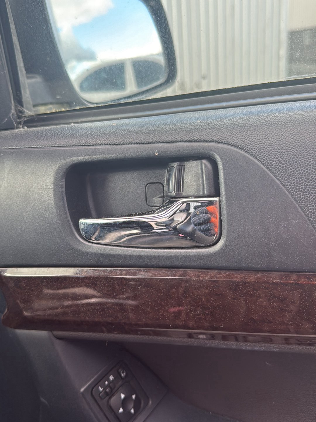 2004-2012 Mitsubishi Galant DJ CY4A - Right Front Door Interior Handle PN:
