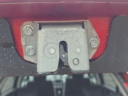 2006-2012 Suzuki SX4 YA11S - Tailgate Latch PN: