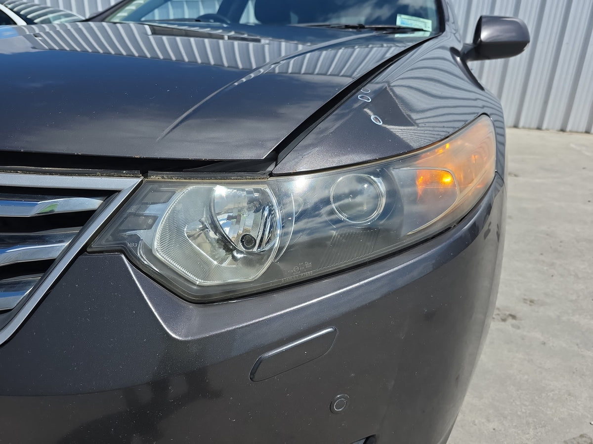 2008 Honda Accord CW - Left Headlight PN: Stanley P7566