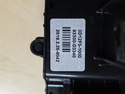 2015-2020 Hyundai Tucson TL TMAJ3812WHJ144099 - Handbrake Switch PN: