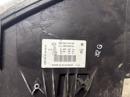2001-2006 Volkswagen Passat- Right Headlight PN: 3B0 941 016 AP