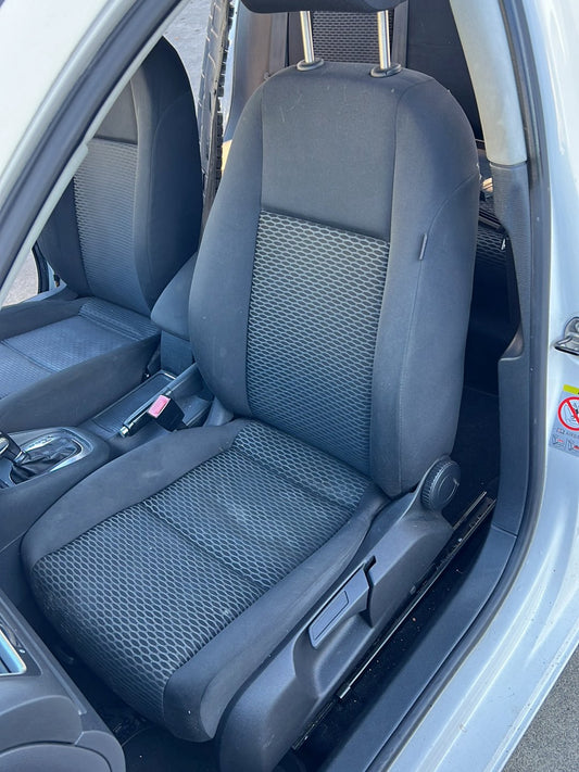 Oct 2008 to May 2015- Volkswagen Golf Gen 6- Left Front Seat- Cloth, Grey