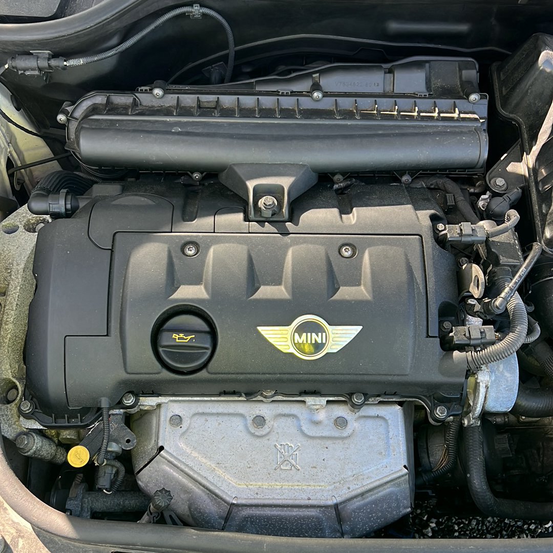 2008-2014 MINI Cooper R55 WMWML320X0TM93432 - Engine Cover PN: