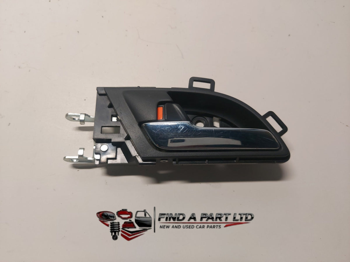 2007 Honda CR-V RE4 - Left Rear Door Interior Handle PN: