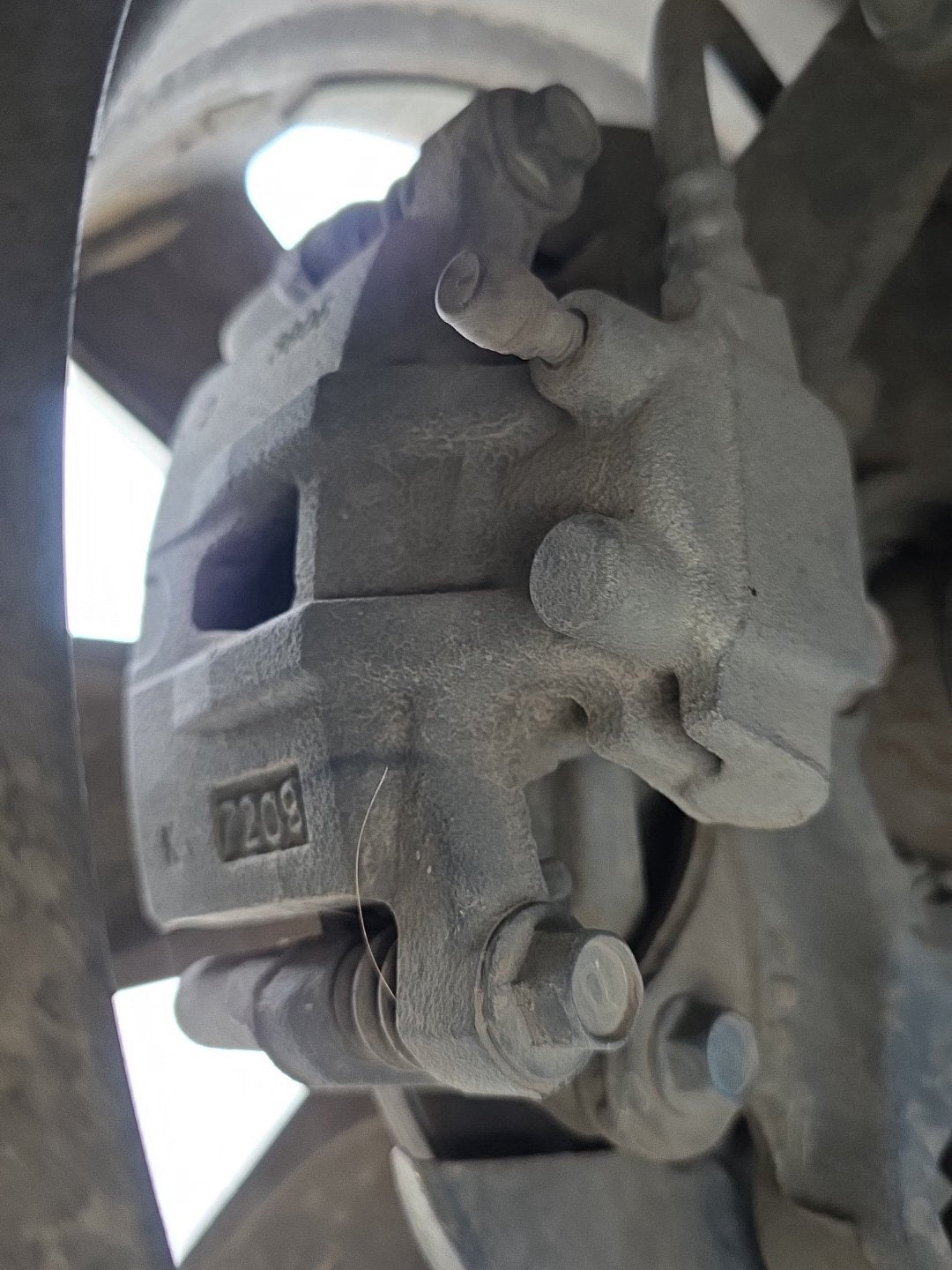 2007 Mitsubishi Delica CV5W - Left Rear Caliper PN: